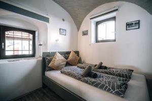 4 Rooms