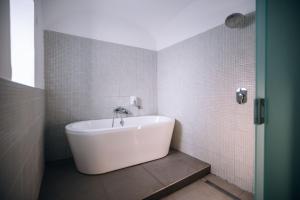 4 Rooms