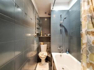 An Oldie but a Goodie Apartment in Gdańsk Old Town