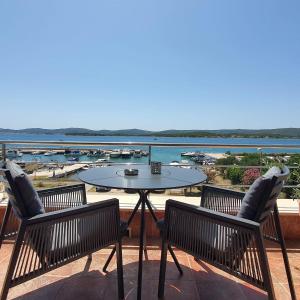 Seafront Apartments Villa Oliva with Private Boat Mooring