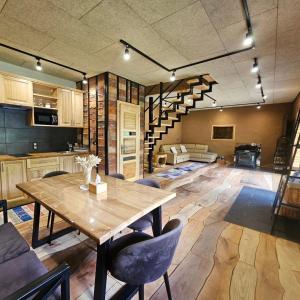 "Wow дача" та "Soloma house" Чан, річка, гори та повне усамітнення