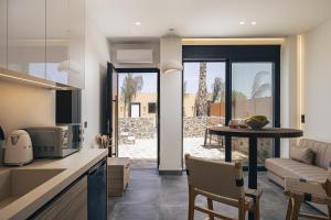 Pelagos Seaside Suites