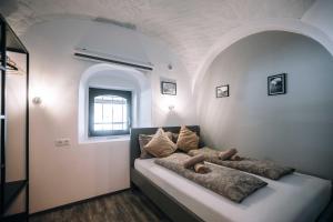 4 Rooms