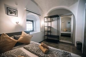4 Rooms