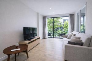 Modern 1BR Apartment - 5 Min to Bang Tao Beach