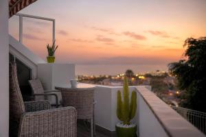 Colina Blanca Sunset View