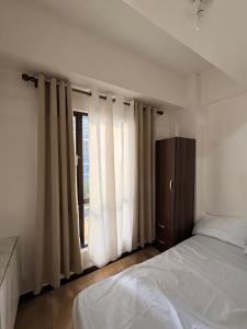 Premium 2 BR with Balcony in the Heart of BGC