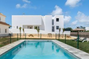 Apartamento con piscina compartida a 2 km de las playa