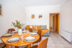 Ponent Stylish Center Apartment Near Nightlife