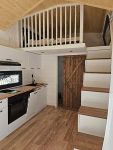Modernes TinyHouse mit Klimaanlage in privater Atmosphäre