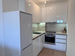 Modern Sea & City View Apartment with Parking