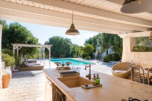 Trullo Happiness