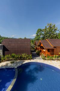 Two Sisters Villa with Pool - Sire