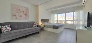 Studio Loco Beach