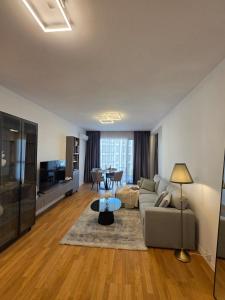 Cecile Central Apartment with underground parking
