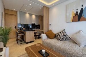 Luxury Studio Oasis with Rooftop