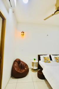 Ivory Poolview Residences - Luxury 2BHK, Gift city