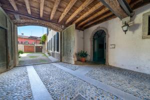 Cividale Centro - Historic Apt with FREE Private Parking