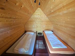 BORA- Popas Turistic casute de vacanta