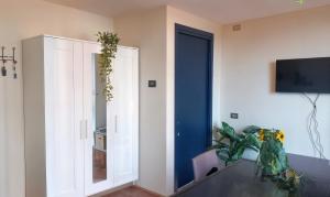 Modern Top Floor Studio in Porta Romana with Free Parking and Lift