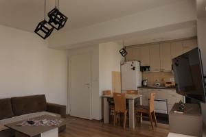 Hrom Home