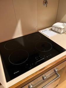 2 Bedroom Flat at just 4 tube stops from Coliseum