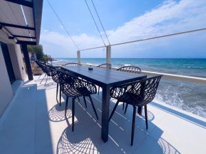 Elysian Seaside Suite