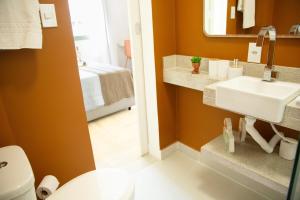 Studio reformado na Av Atlântica com Wifi, AC