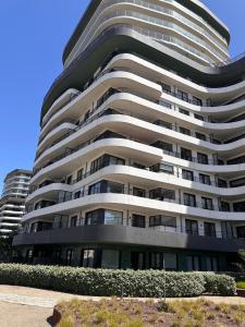 Spacious and modern apartment with open sea view
