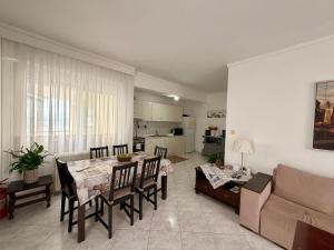 Beachside Family Apartment 2 Bedrooms Sleeps 6 - Perea