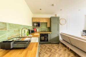 Caledonia Place with Parking by Prescott Apartments