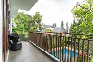 Breeze Blows City View Villa 4 Bedrooms and 1 Familly Bedroom With a Private Heated Swimming Pool and a Billiard Table