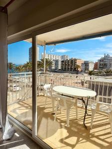Amplio apartamento junto a la playa