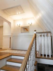 Golden Villa Kraków - Stylowa Willa z Ogrodem i Grillem