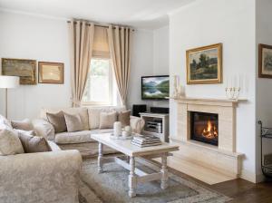 Golden Villa Kraków - Stylowa Willa z Ogrodem i Grillem