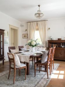 Golden Villa Kraków - Stylowa Willa z Ogrodem i Grillem
