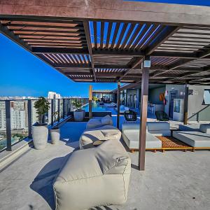 Studio Alto Padrão Completo no corredor da Vitória - Academia, Piscina no Rooftop