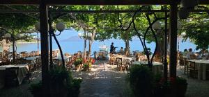 Mouria Pension Rooms & Studios
