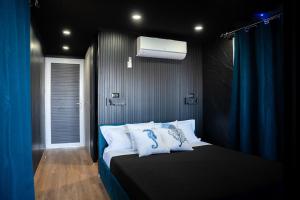 BHE House Boat Experience