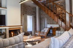 Theonimfi Stone House