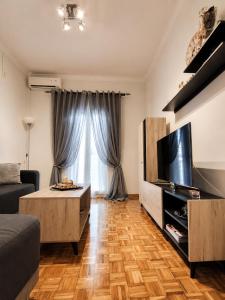 Central Corfu Town Apartment - Free Private Parking