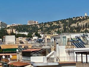 Cloud 6 Penthouse studio with large balcony near Metro