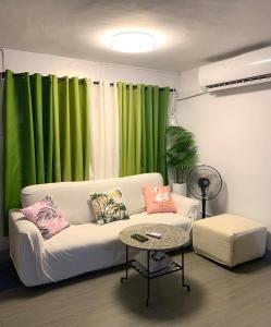 MelJoes Cozy Home in Angeles City