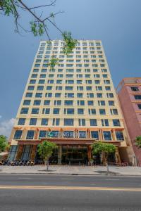Long Hotel