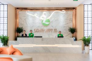 Long Hotel