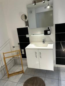 L appart - à 10 min de Colmar - parking et garage gratuit - ascenseur & clim