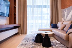 Dorado Suite - 1BR Retreat in One Floreasca Towers