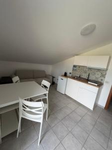 VICINO AL MARE Parmenide Apartment