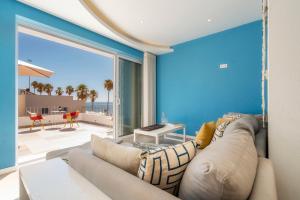 Luxury Sea View Retreat with Cinema & Snooker