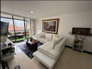 Moderno Oasis con Terraza Panorámica, Piscina y Jacuzzi